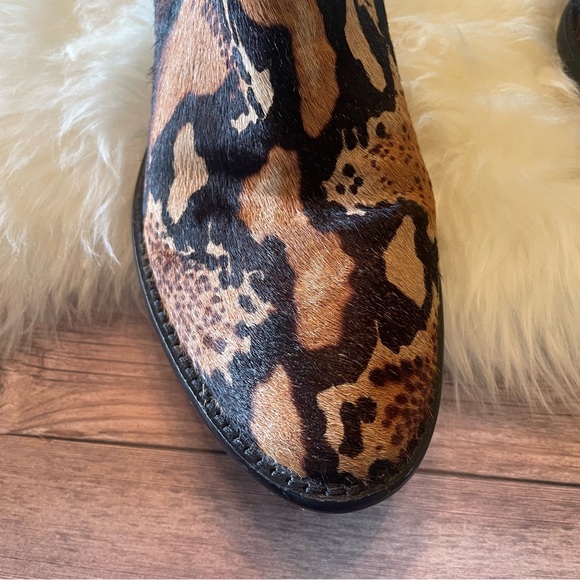 Donald J Pliner🖤Dyla Leopard-Print Calf Hair Booties - Picture 8 of 10